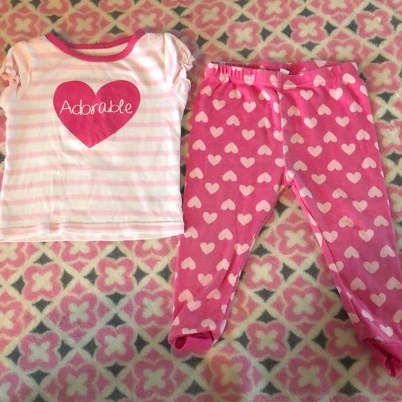💗💗4 onesie and 2 pairs of PJ’s - Picture 2 of 8
